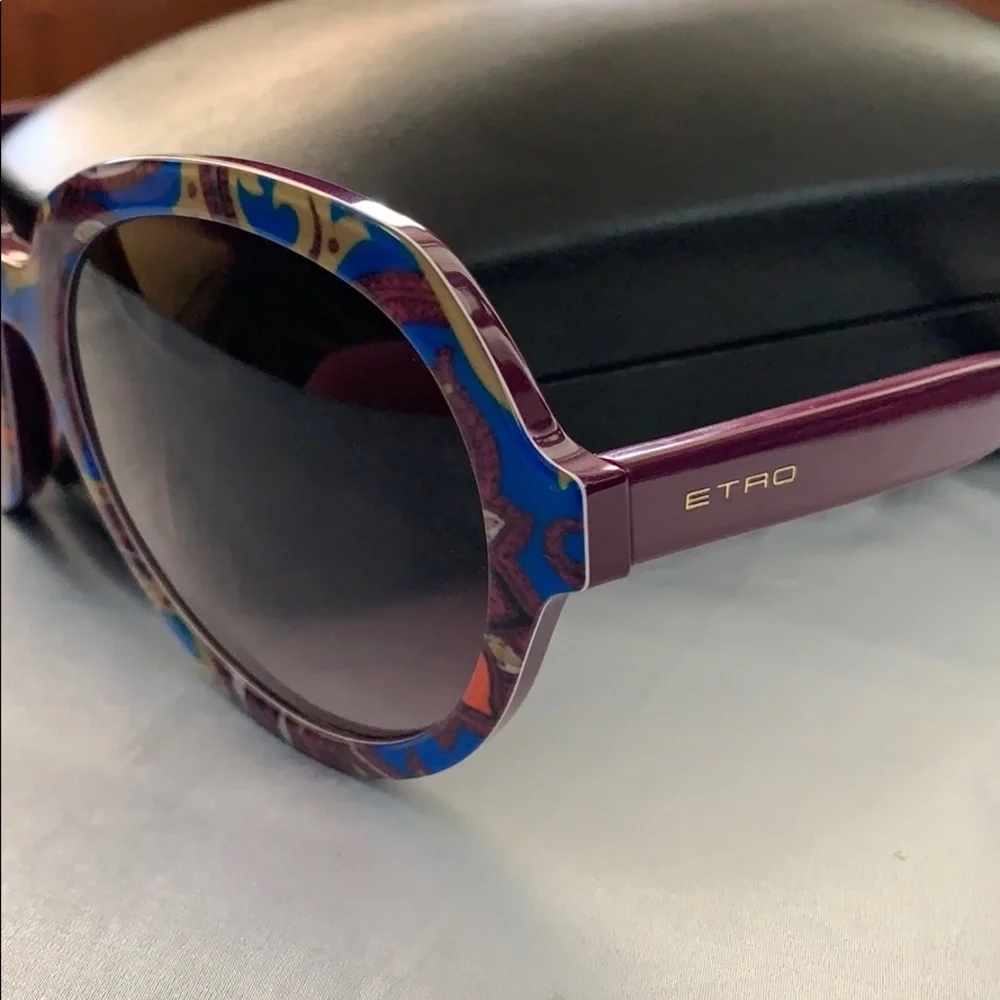 NWT ETRO Blue Paisley Sunglasses w/case